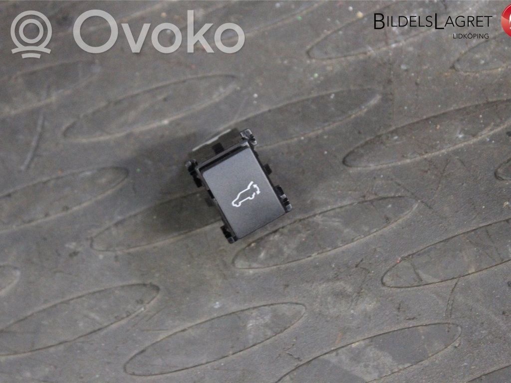 Subaru Outback (BS) Tailgate/boot open switch button 