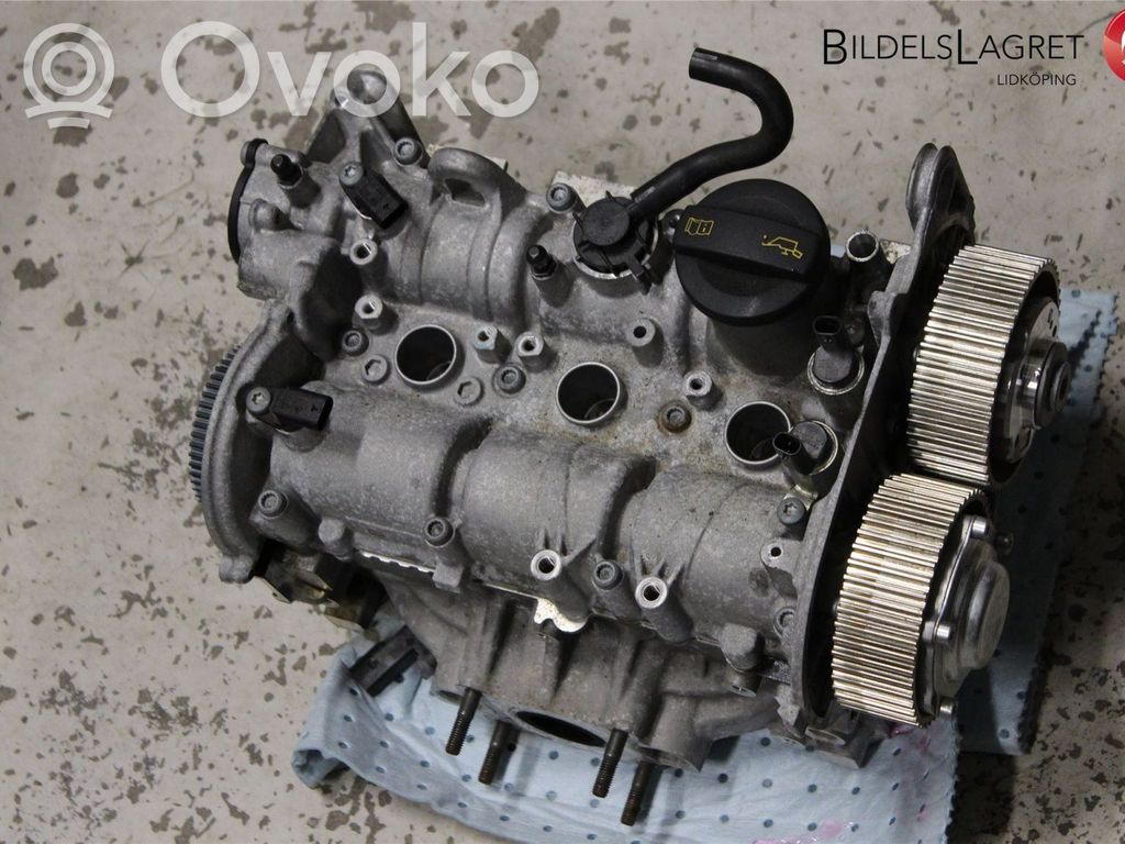 Volkswagen Golf VII Głowica silnika 