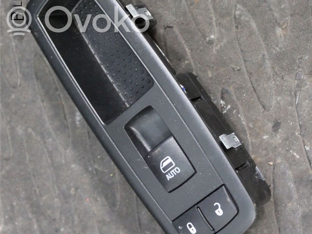 Electric window control switch   68212782AA,68212782AA,68212782AA
