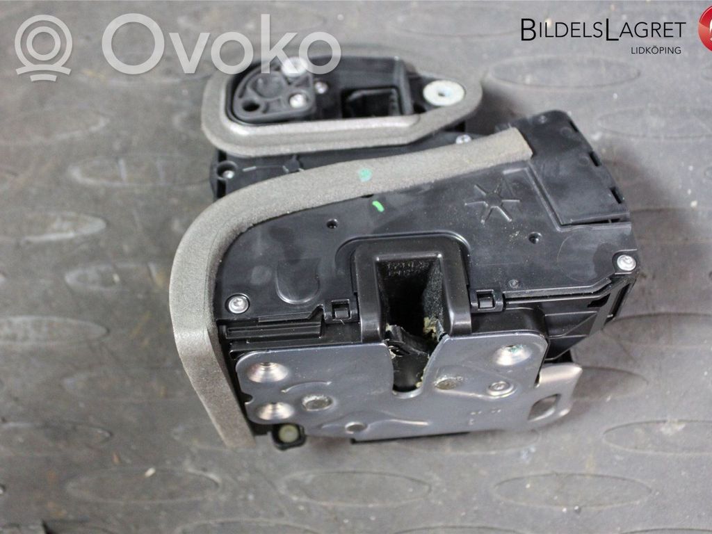Opel Insignia B Priekšpusē slēdzene 