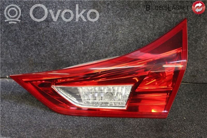 Toyota Auris E180 Lampy tylnej klapy bagażnika 