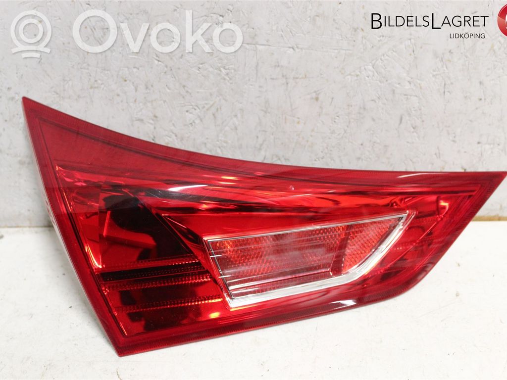 Toyota Auris E180 Takaluukun takavalot 
