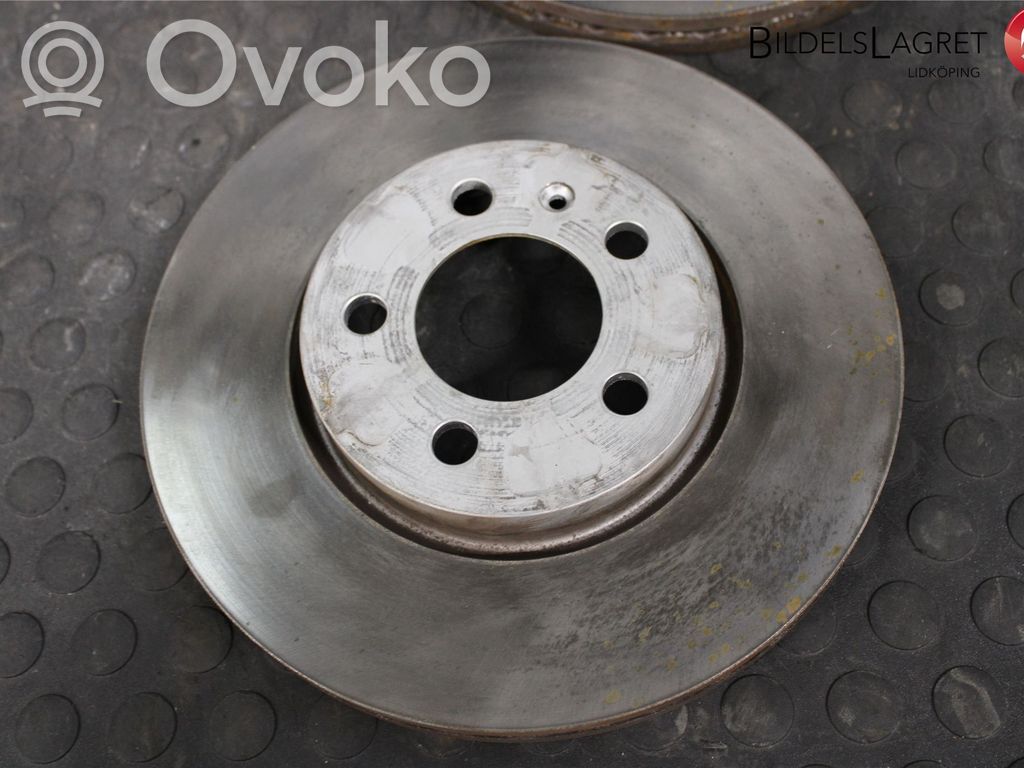 Skoda Kamiq Etujarrulevy 