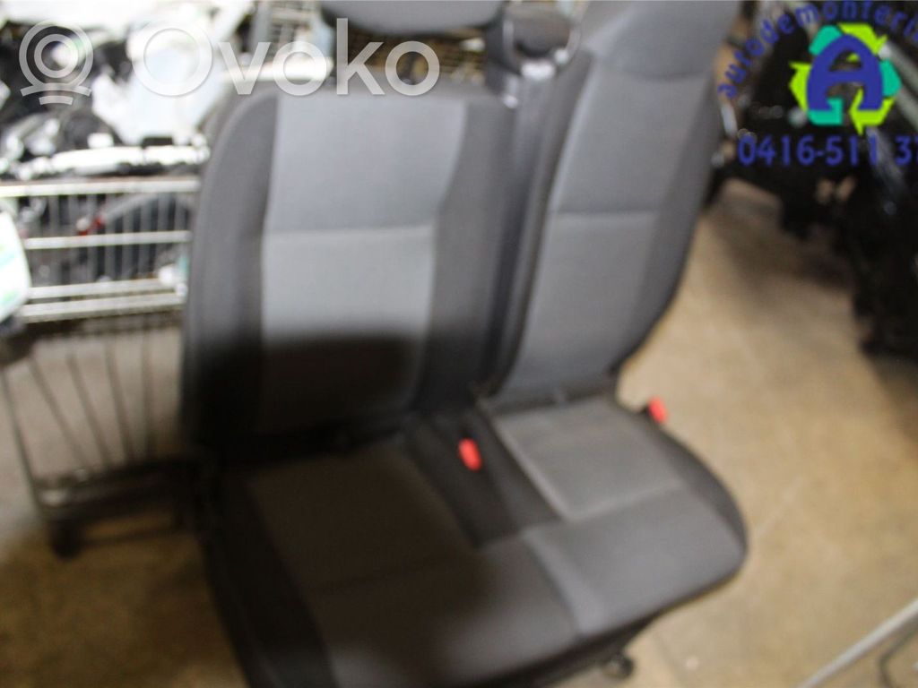 Nissan NV400 Etumatkustajan istuin 