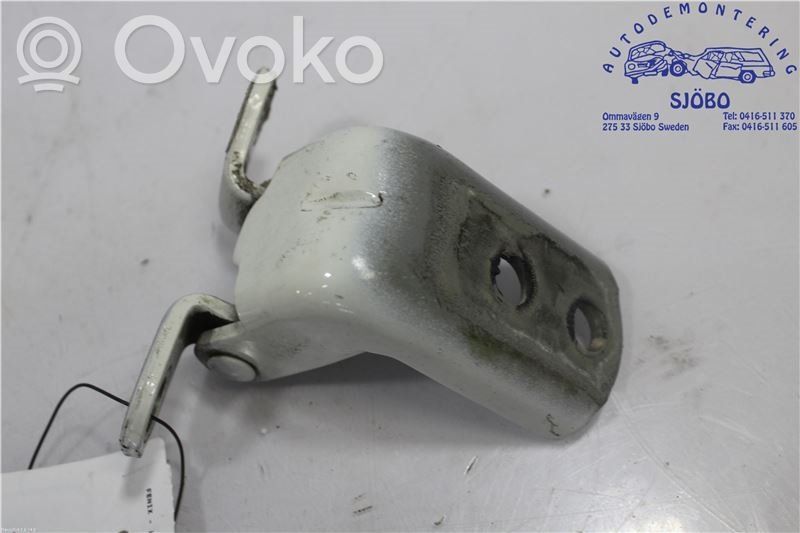 Front door upper hinge   824203VV0A