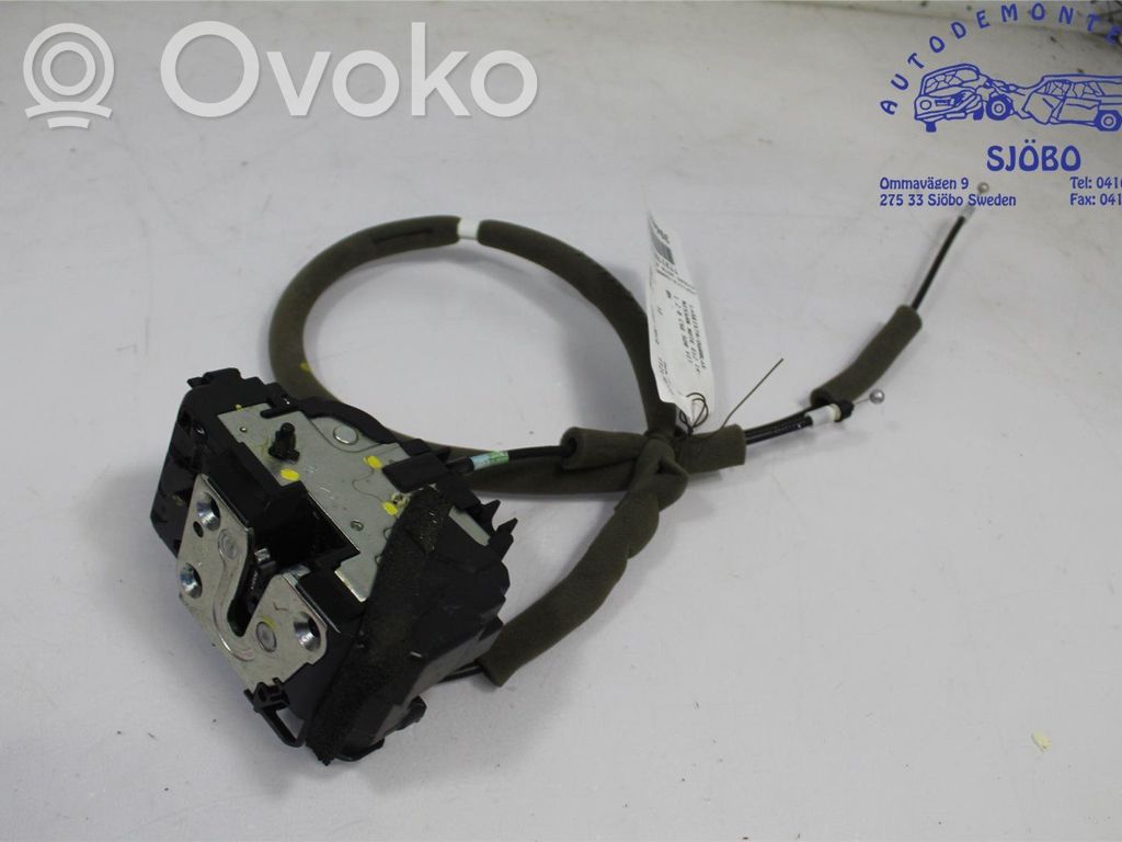 Nissan Note (E12) Takaoven lukko 