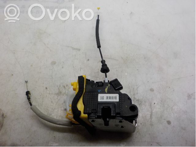 Priekšpusē slēdzene   81310A2400