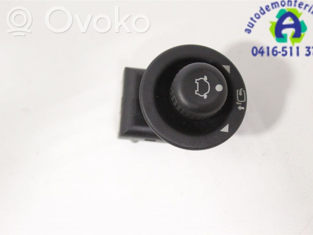 Wing mirror switch   1782894
