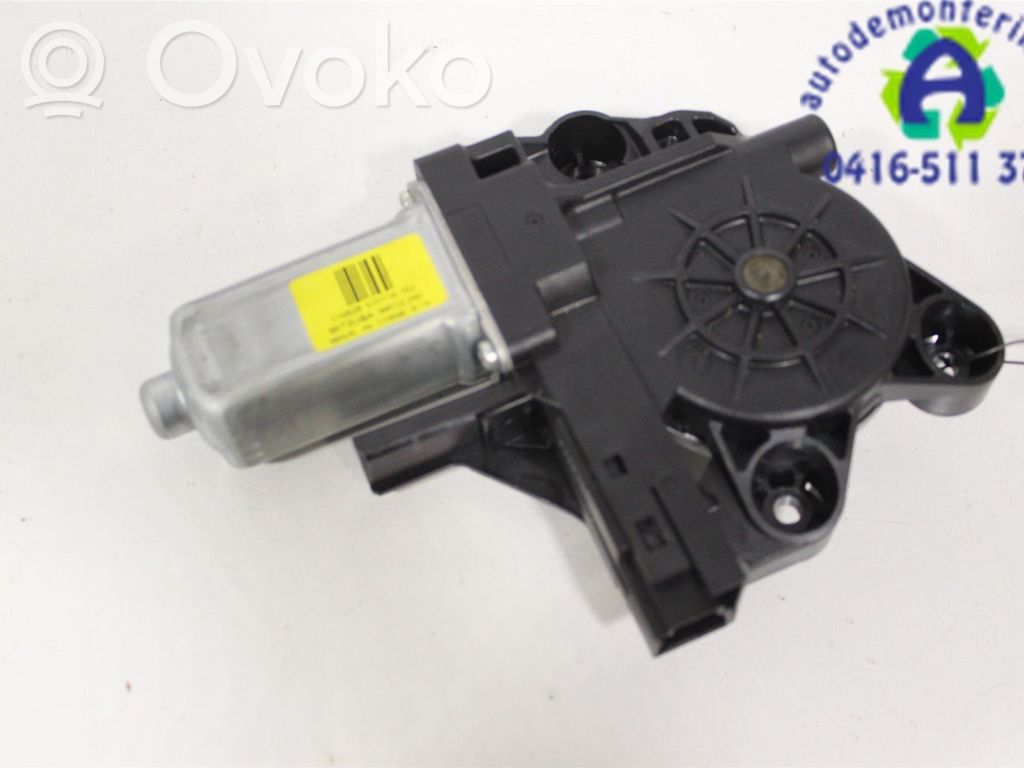 Volvo V70 Front door window regulator motor 