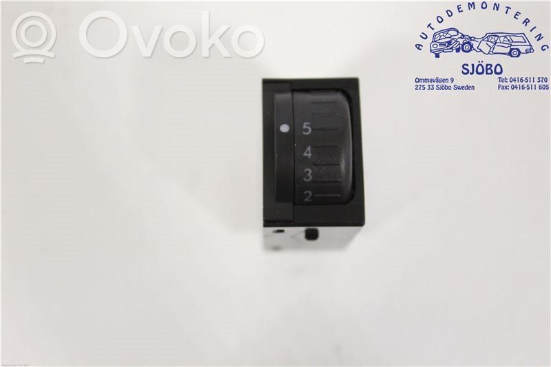 Subaru XV I Interruptor de control de altura del faro delantero 