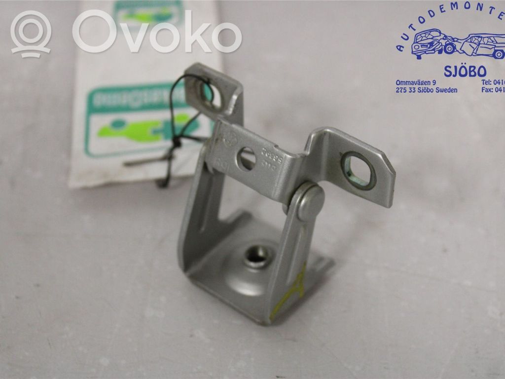 Ford Ka Tailgate/trunk/boot hinge 