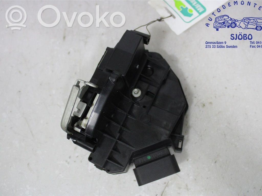 Ford Edge II Priekšpusē slēdzene 
