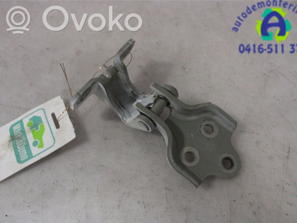Renault Master II Front door lower hinge 