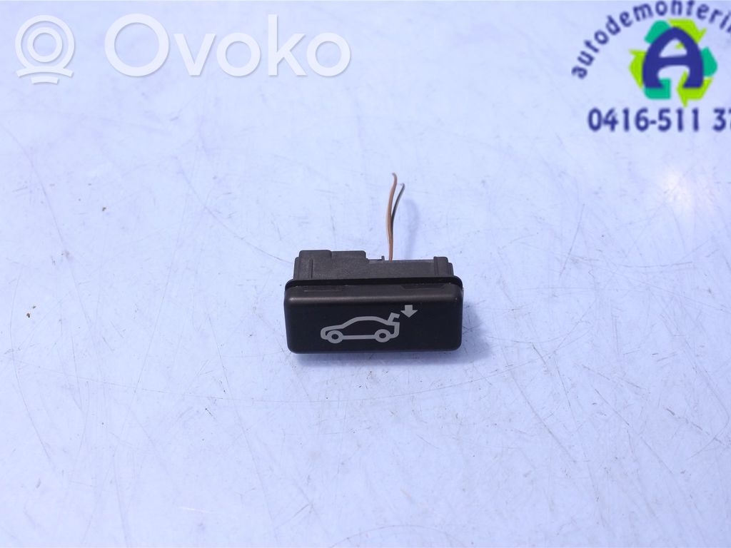 Tailgate/boot open switch button   61318375580,8375580,8375580