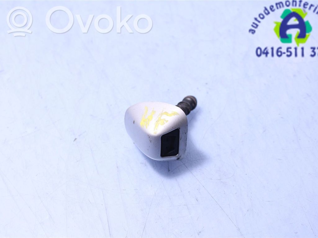 BMW 1 E81 E87 Windshield washer spray nozzle 