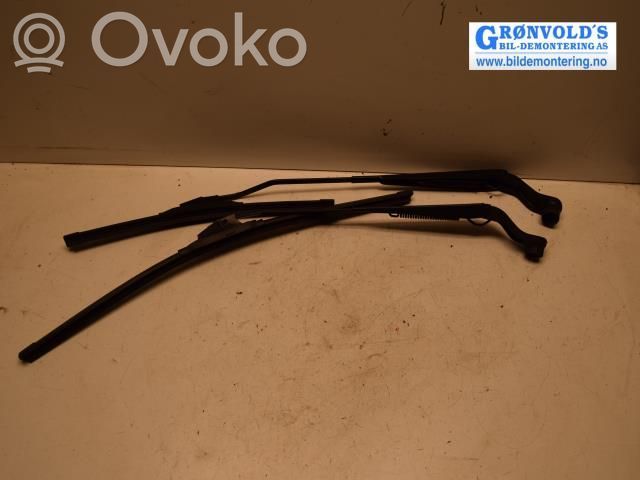 Dodge Caliber Front wiper blade arm 