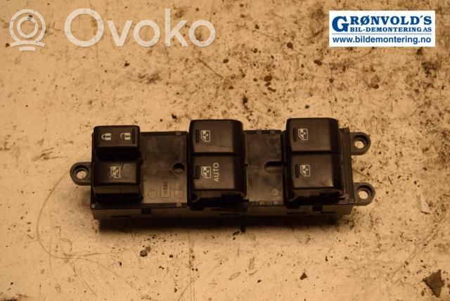 Subaru Outback Electric window control switch 