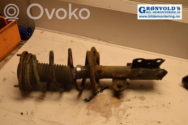 Toyota Prius (XW30) Amortyzator osi przedniej ze sprężyną 