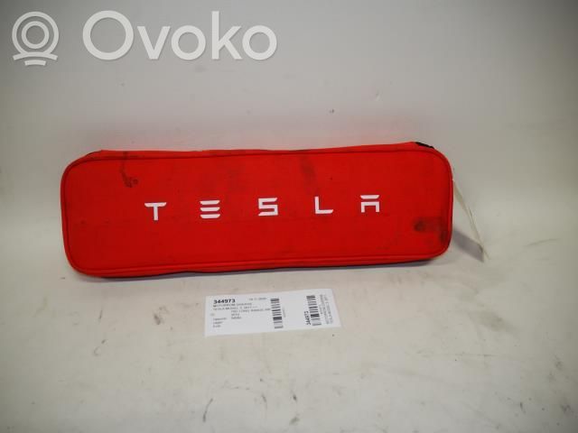 Tesla Model 3 Другая деталь двигателя 