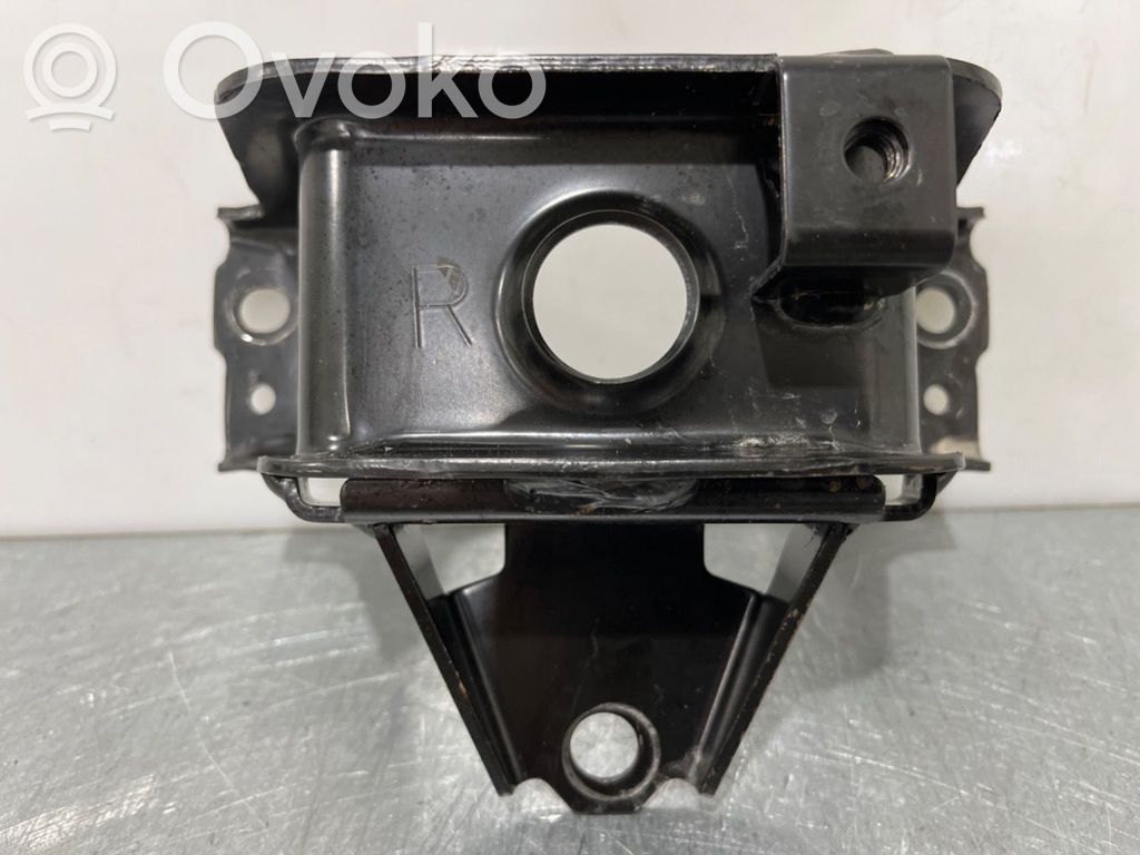 Mitsubishi Outlander Engine mount bracket 