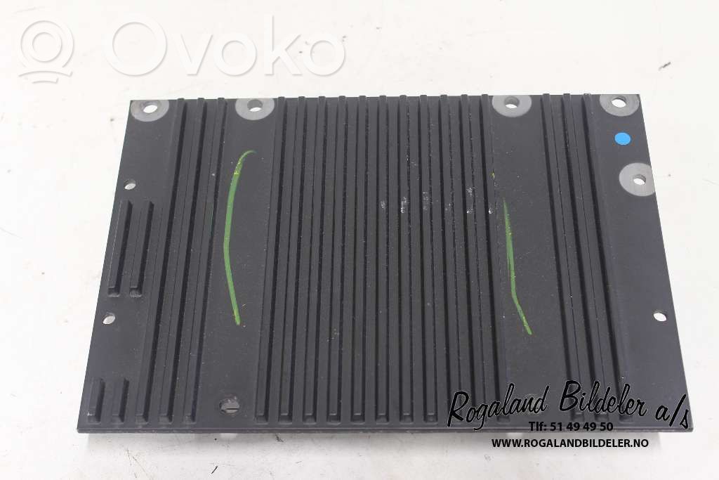 Volvo V50 Sound amplifier 