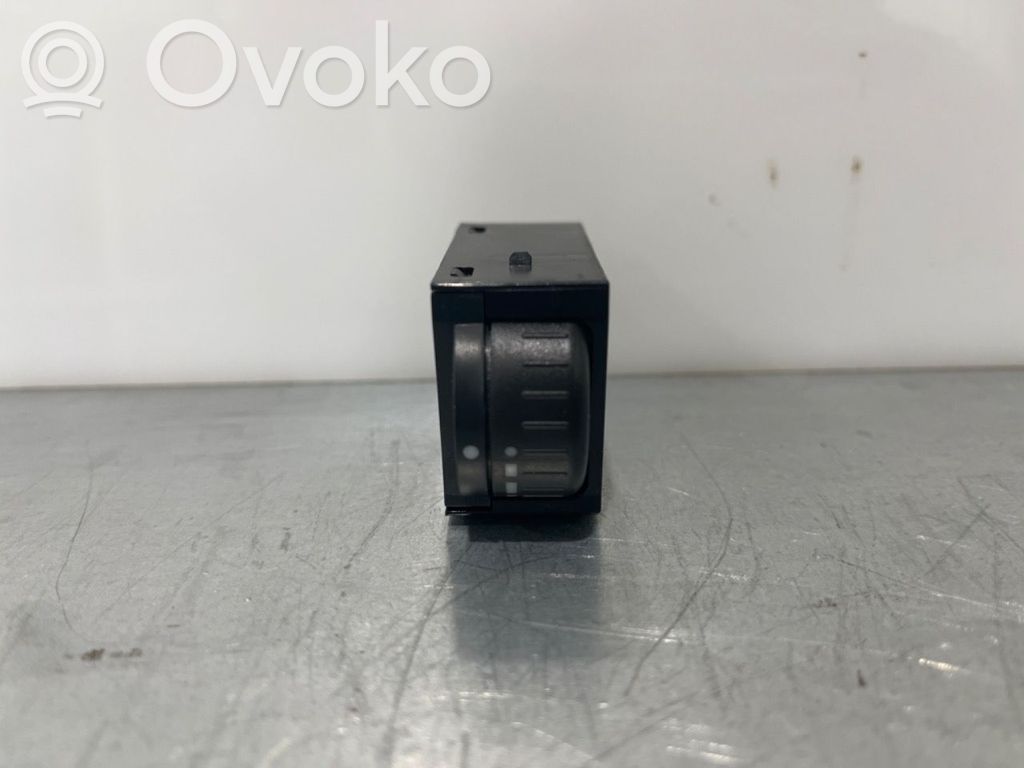 Subaru Forester SH Kiti jungtukai/ rankenėlės/ perjungėjai 