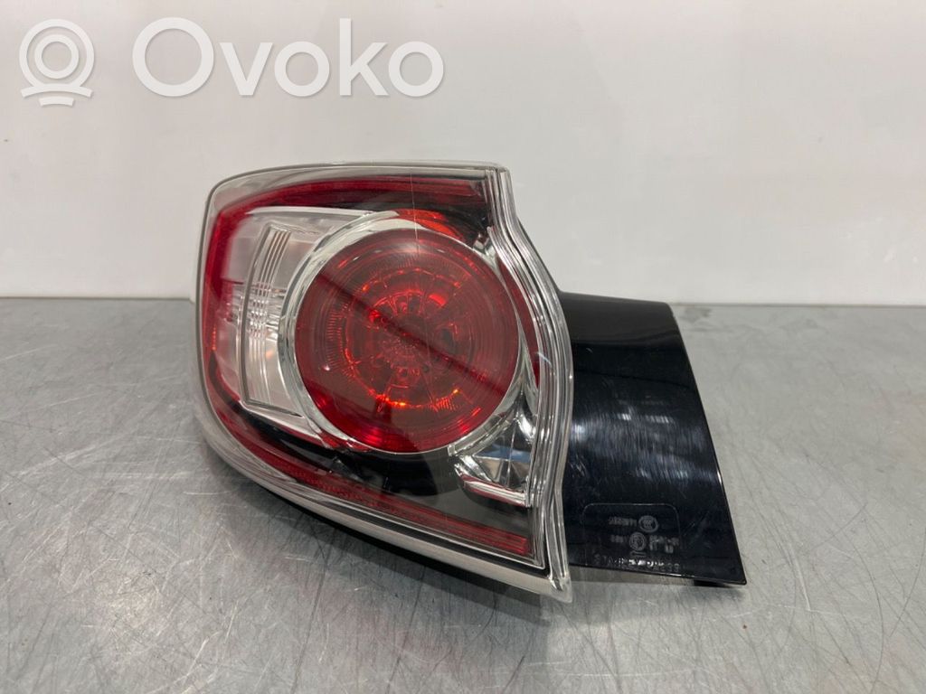 Mazda 3 II Aizmugurējais lukturis virsbūvē 