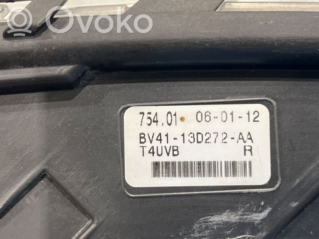 Ford Kuga I Hintere Ecke (Standlicht). 