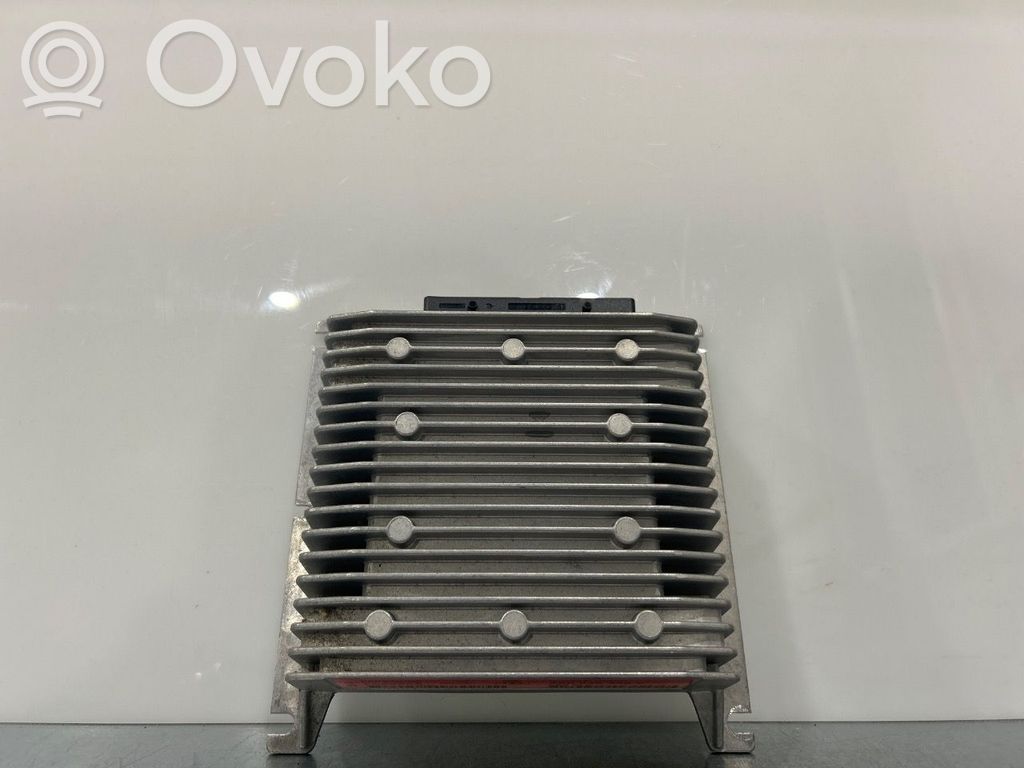 Volkswagen PASSAT B7 Vahvistin 