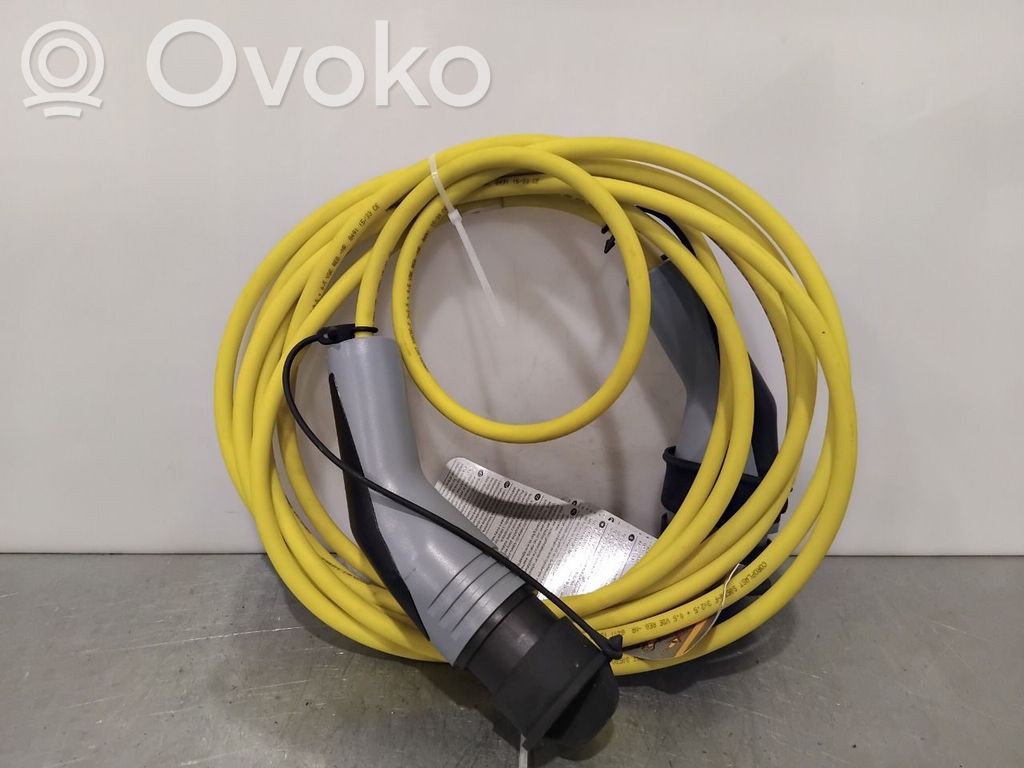 Volkswagen PASSAT B8 Electric car charging cable 