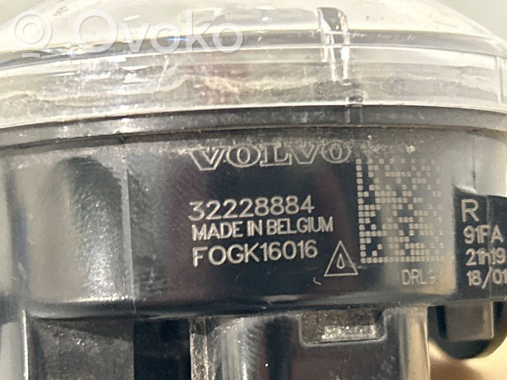 Volvo XC40 Tylne światło narożne (parkingowe) 
