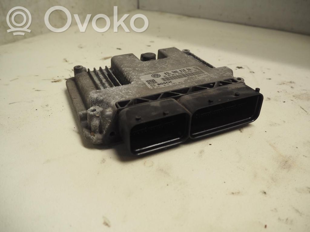 Volkswagen Golf VI Komputer / Sterownik ECU silnika 