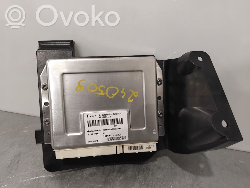 Tesla Model S Suspension ride height/mode switch 