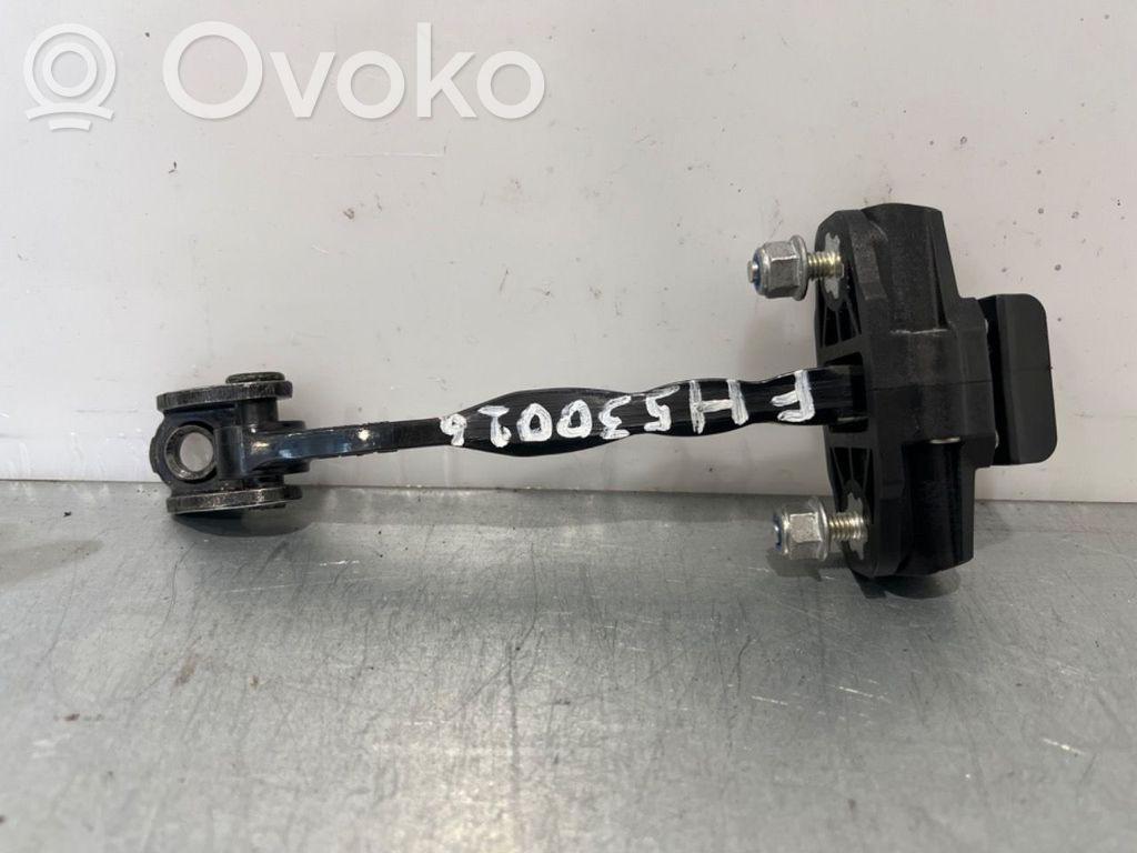 Ford Focus Etuoven pidätin 