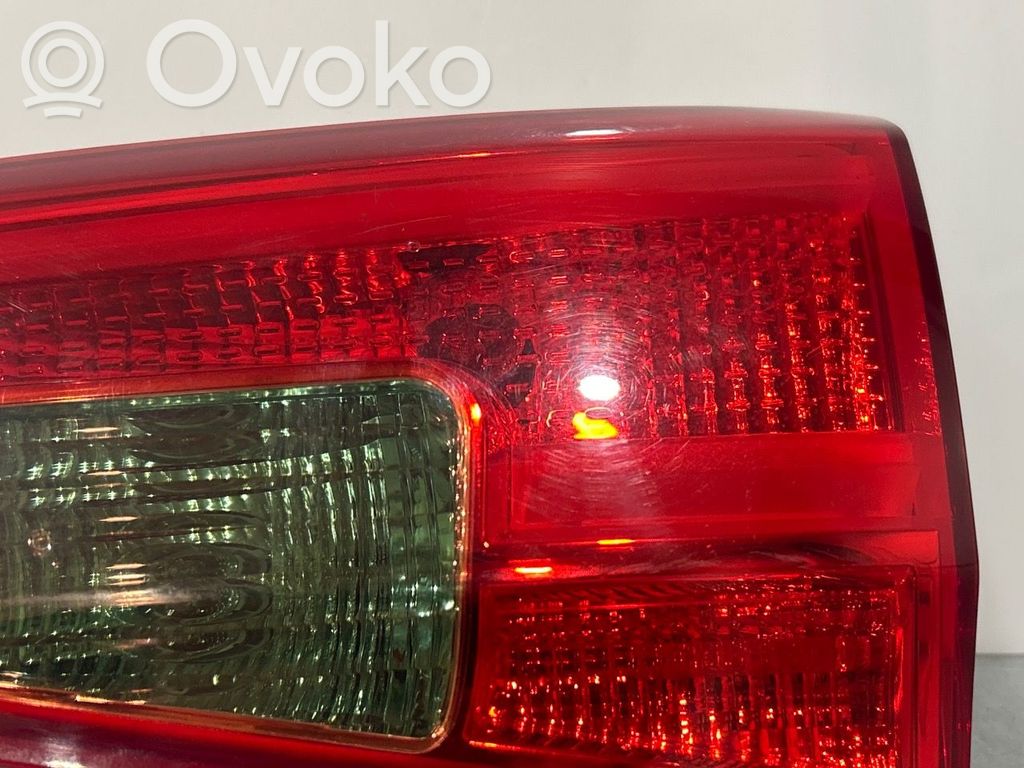 KIA Ceed Aizmugurējais lukturis virsbūvē 