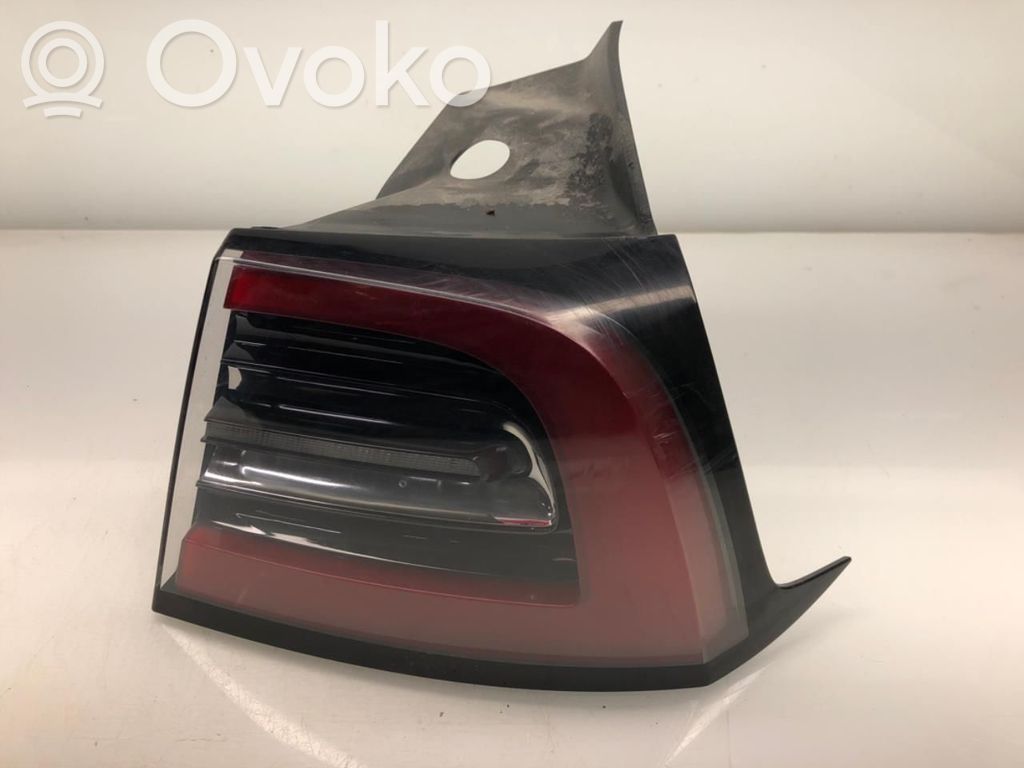Tesla Model Y Takavalot 