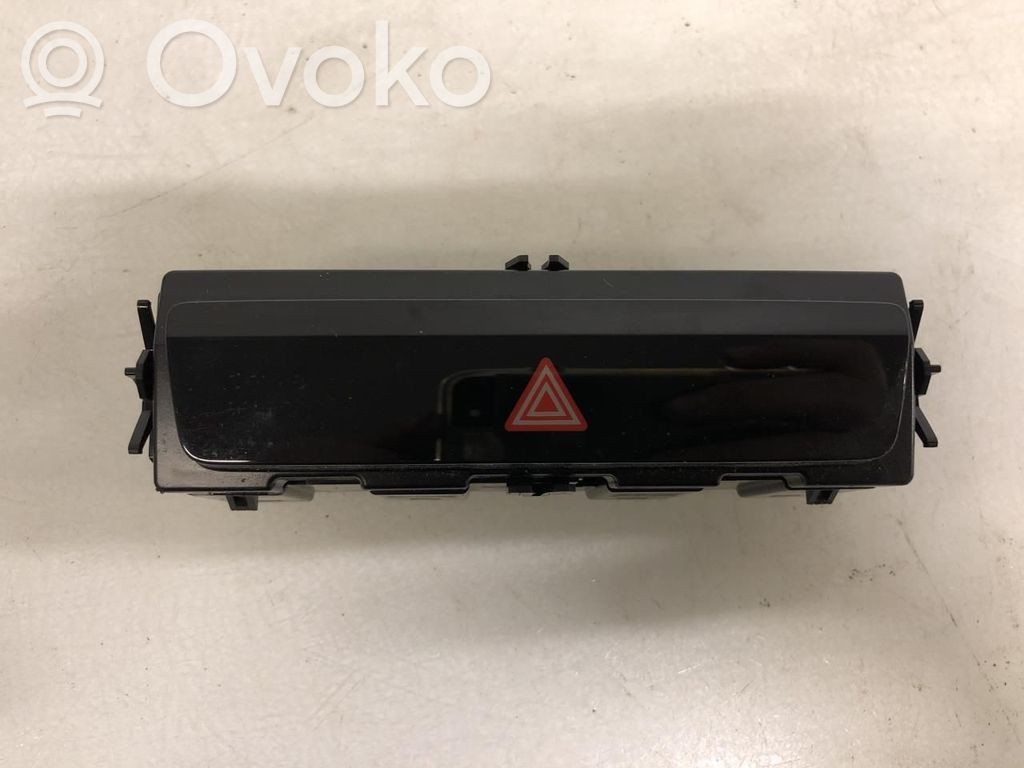 Hazard light switch   85E925301P,85E925301D,85E925301D,85E925301P