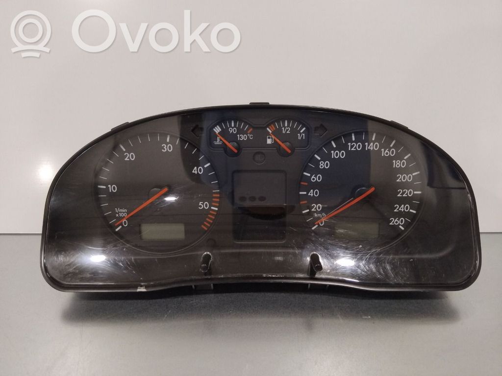 Volkswagen PASSAT B5 Spidometrs (instrumentu panelī) 