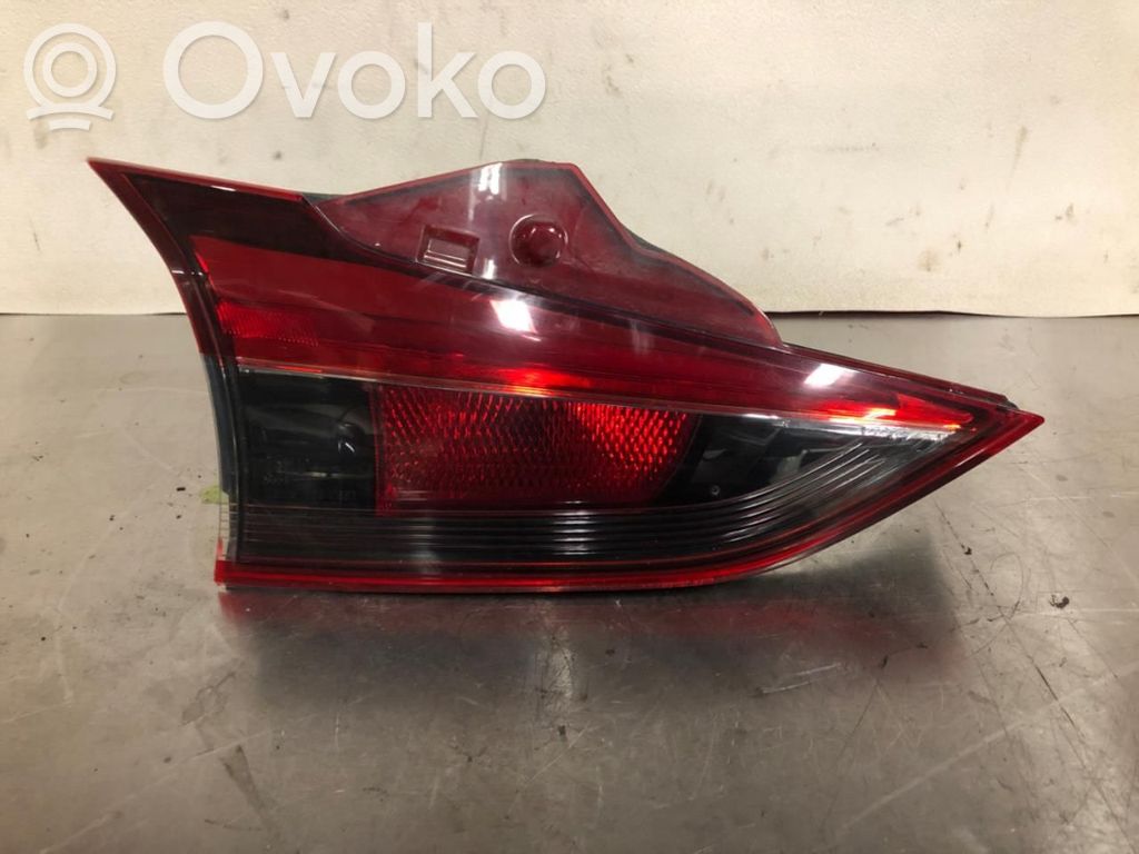 Mazda 6 Aizmugurējais lukturis virsbūvē 