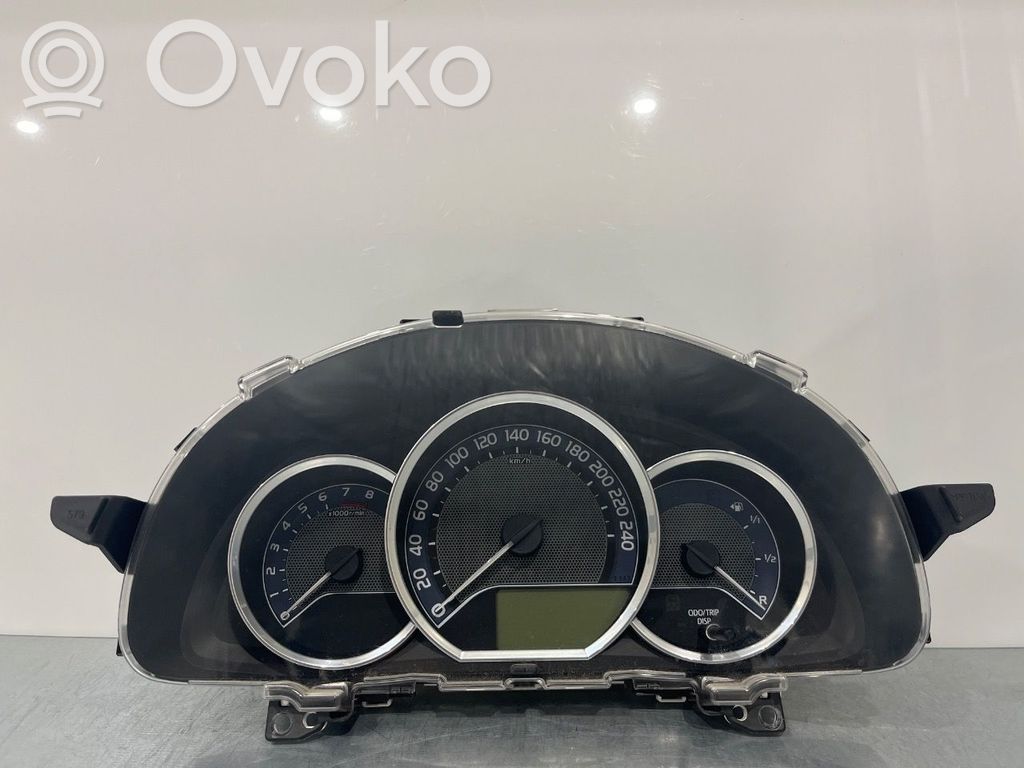 Toyota Auris E180 Speedometer (instrument cluster) 