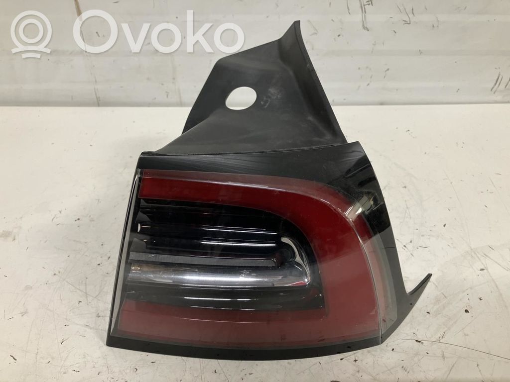 Tesla Model Y Takavalot 