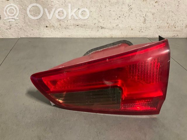 KIA Ceed Aizmugurējais lukturis virsbūvē 