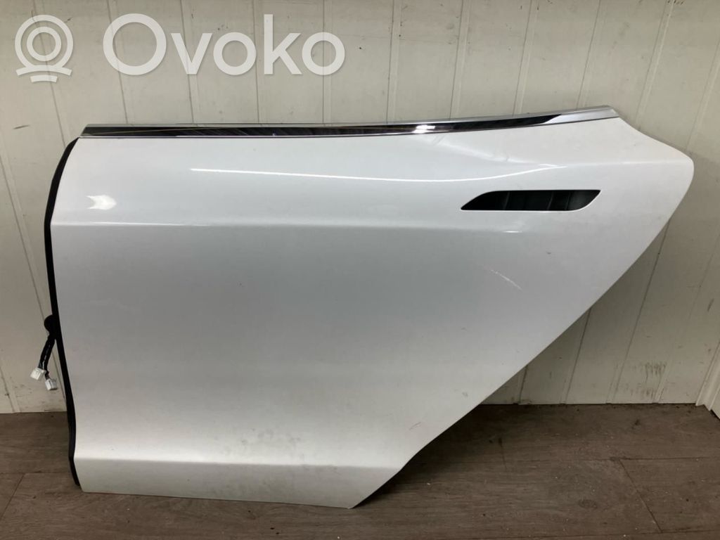Tesla Model S Galinės durys 
