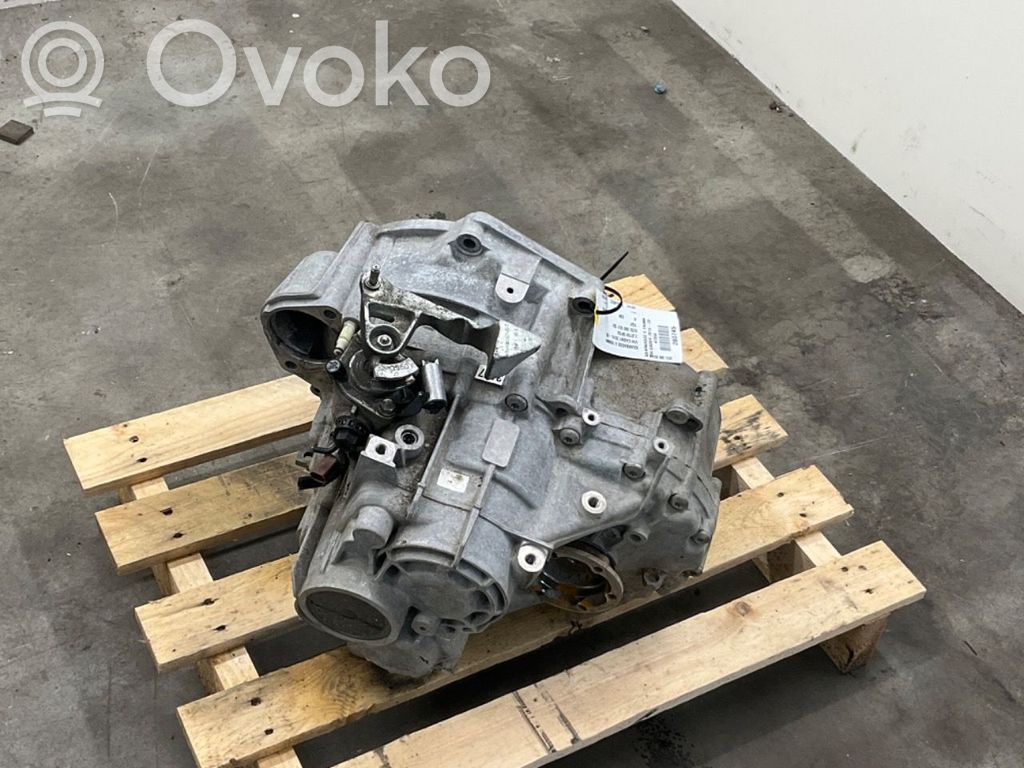 Volkswagen Caddy Caja de cambios manual de 6 velocidades 