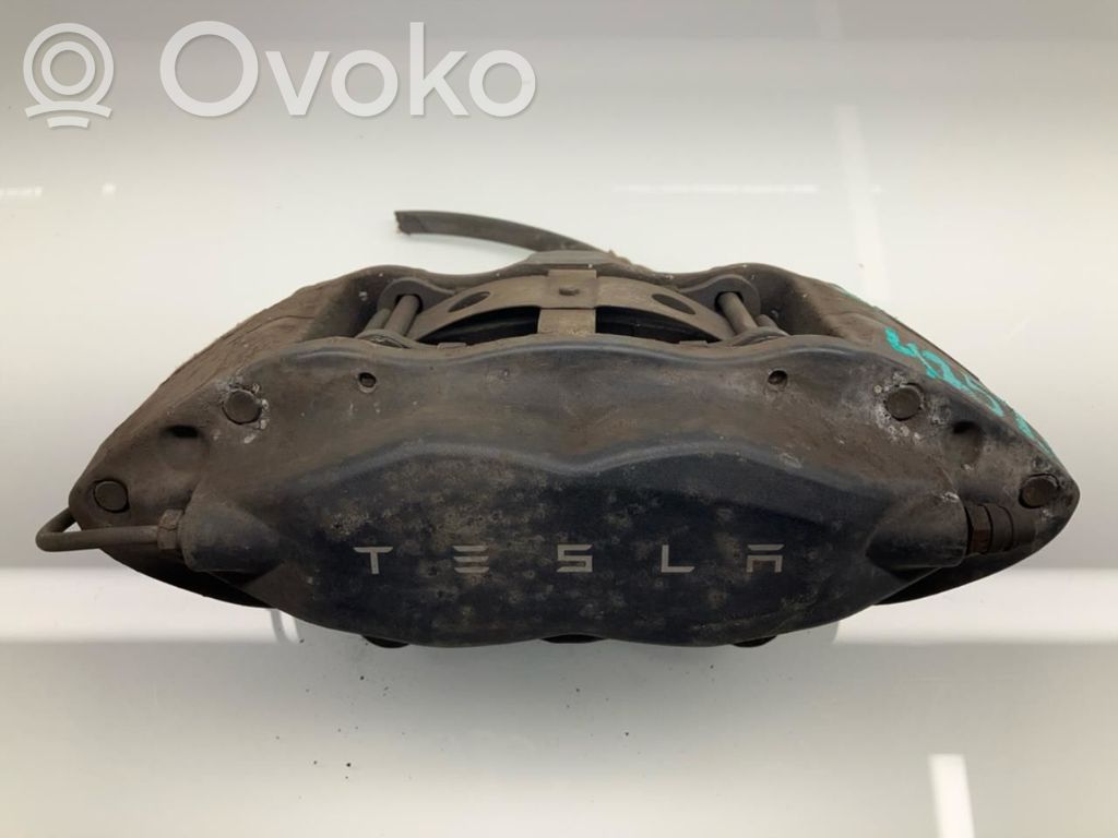 Tesla Model S Передний суппорт 