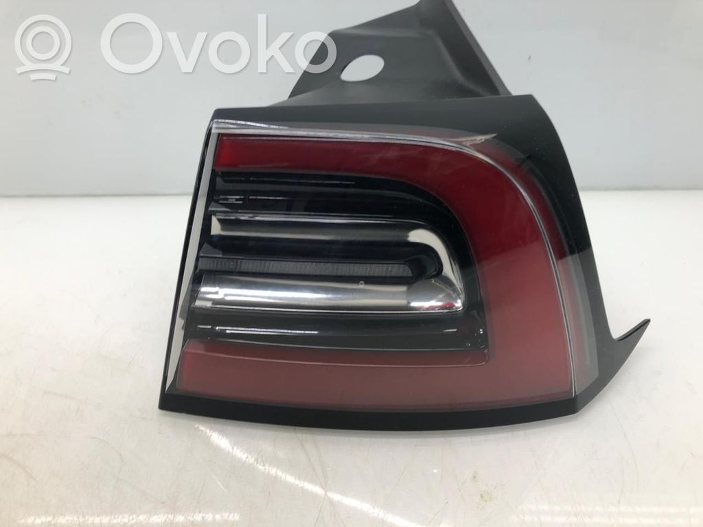 Tesla Model Y Takavalot 