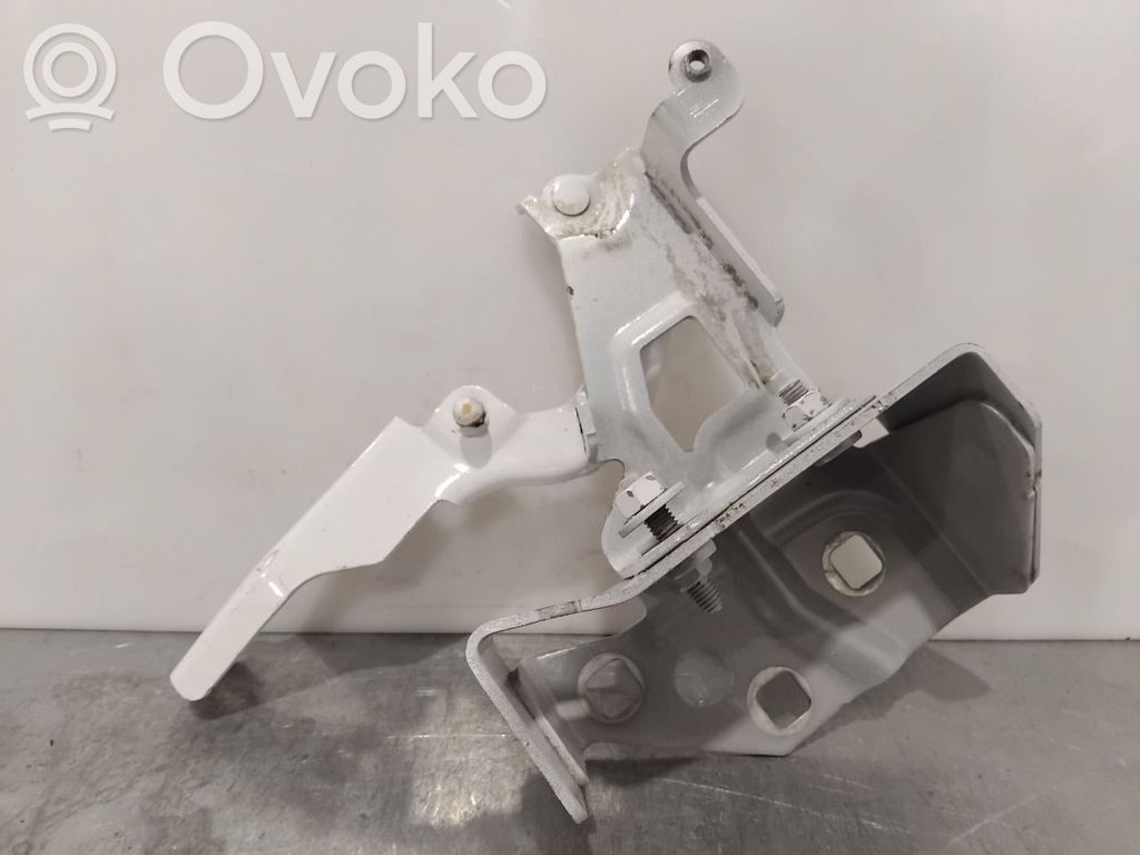 Opel Vivaro Konepellin saranat 