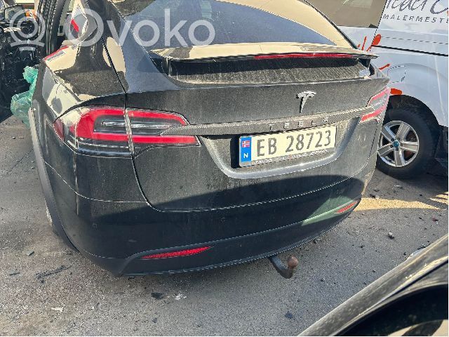 Tesla Model X Bamperis 