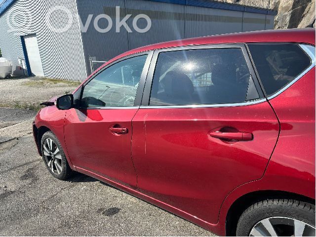 Nissan Pulsar Puerta trasera 