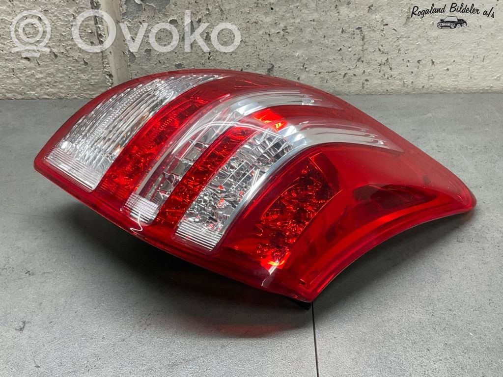 Toyota RAV 4 (XA30) Luci posteriori